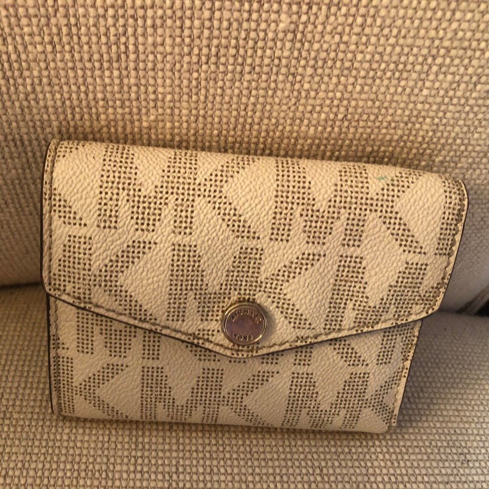 Michael Kors Wallet w/Removable Coin Purse